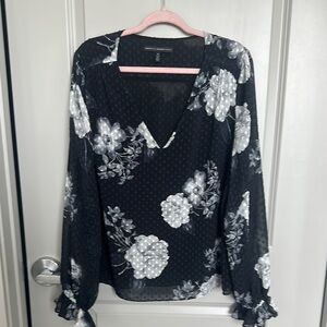 White House Black Market Floral Black and White Women's Top- Stunning